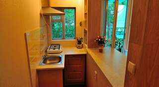 Гостиница Guest house Ostrovok leta Алупка Четырехместный номер с ванной-1