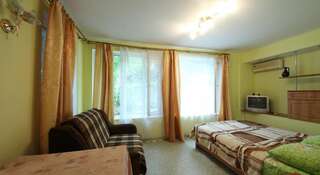 Гостиница Guest house Ostrovok leta Алупка Семейный номер-студио-3